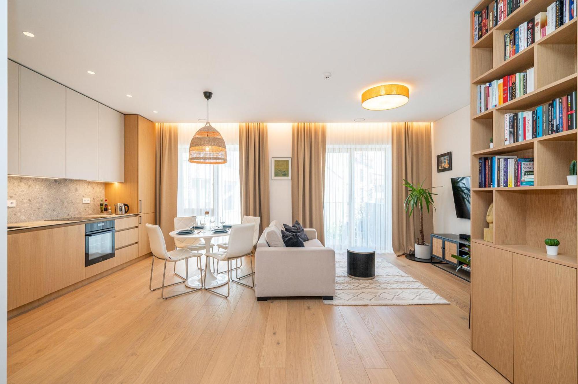 Apartament Cohost I Newly Built By Historical Bastion Wall, Self Check In Wilno