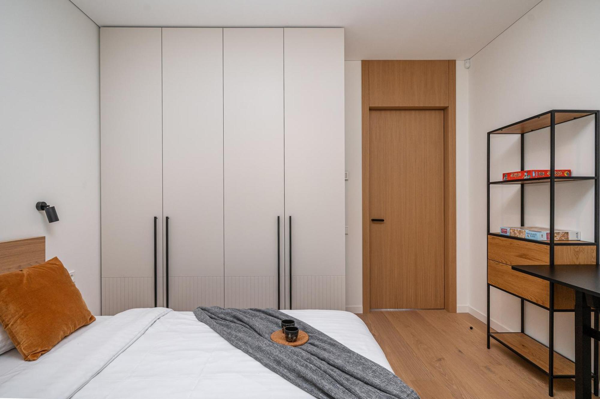 Apartament Cohost I Newly Built By Historical Bastion Wall, Self Check In Wilno