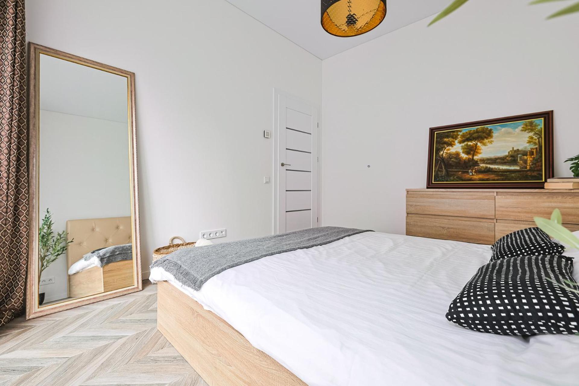 Apartament Cohost I Newly Built By Historical Bastion Wall, Self Check In Wilno