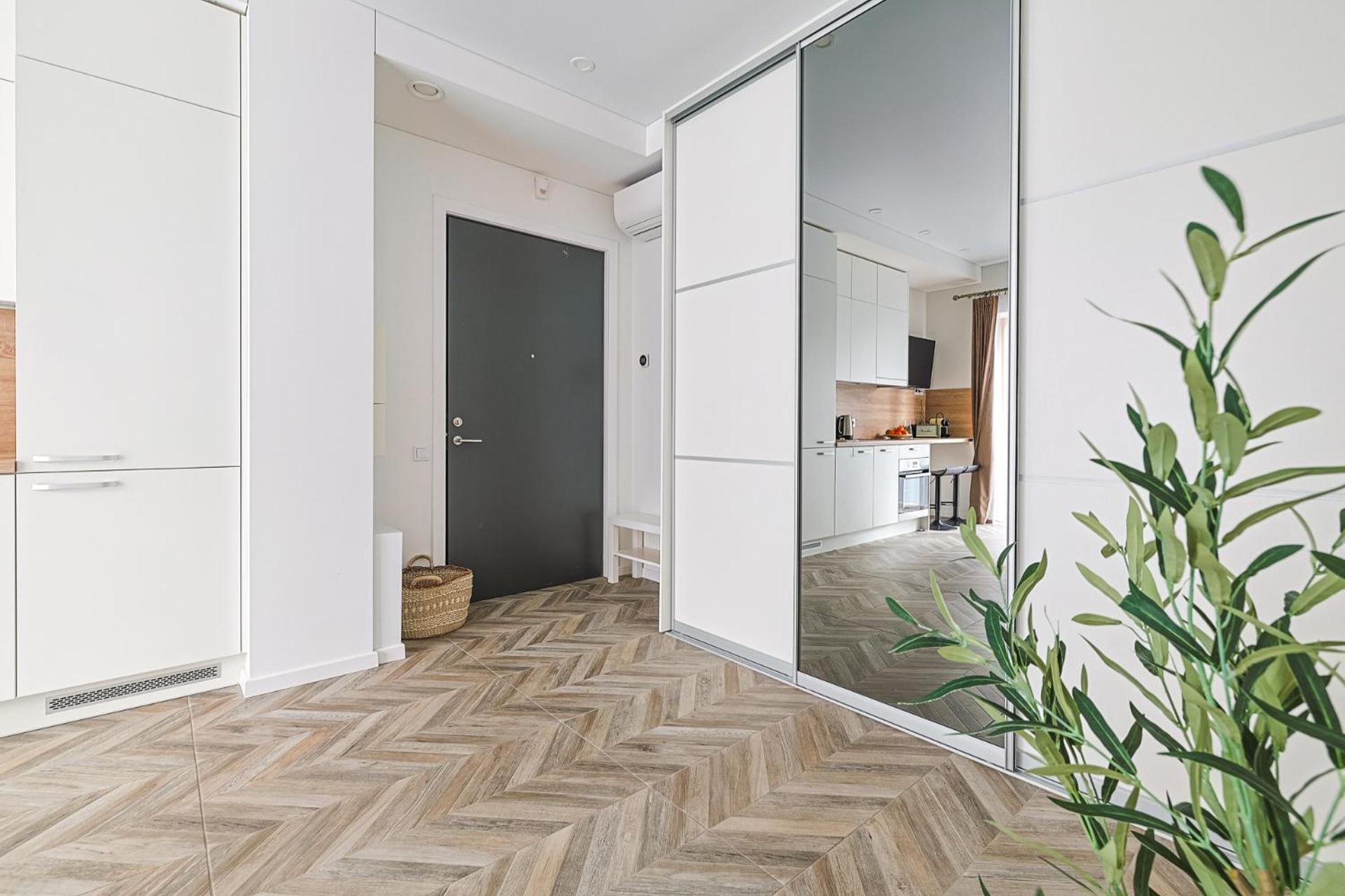 Cohost I Newly Built By Historical Bastion Wall, Self Check In Apartament Wilno